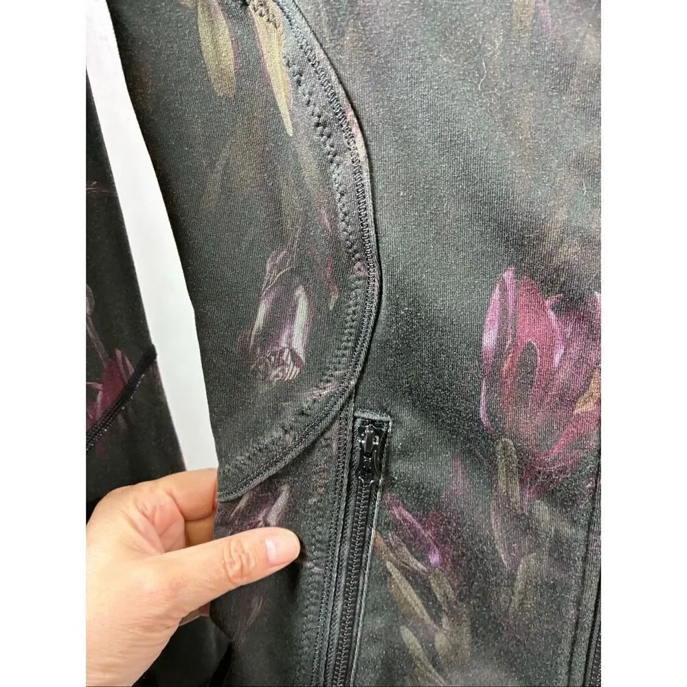 Lululemon Forme Define Jacket in Midnight Iris Multiple Floral Size S